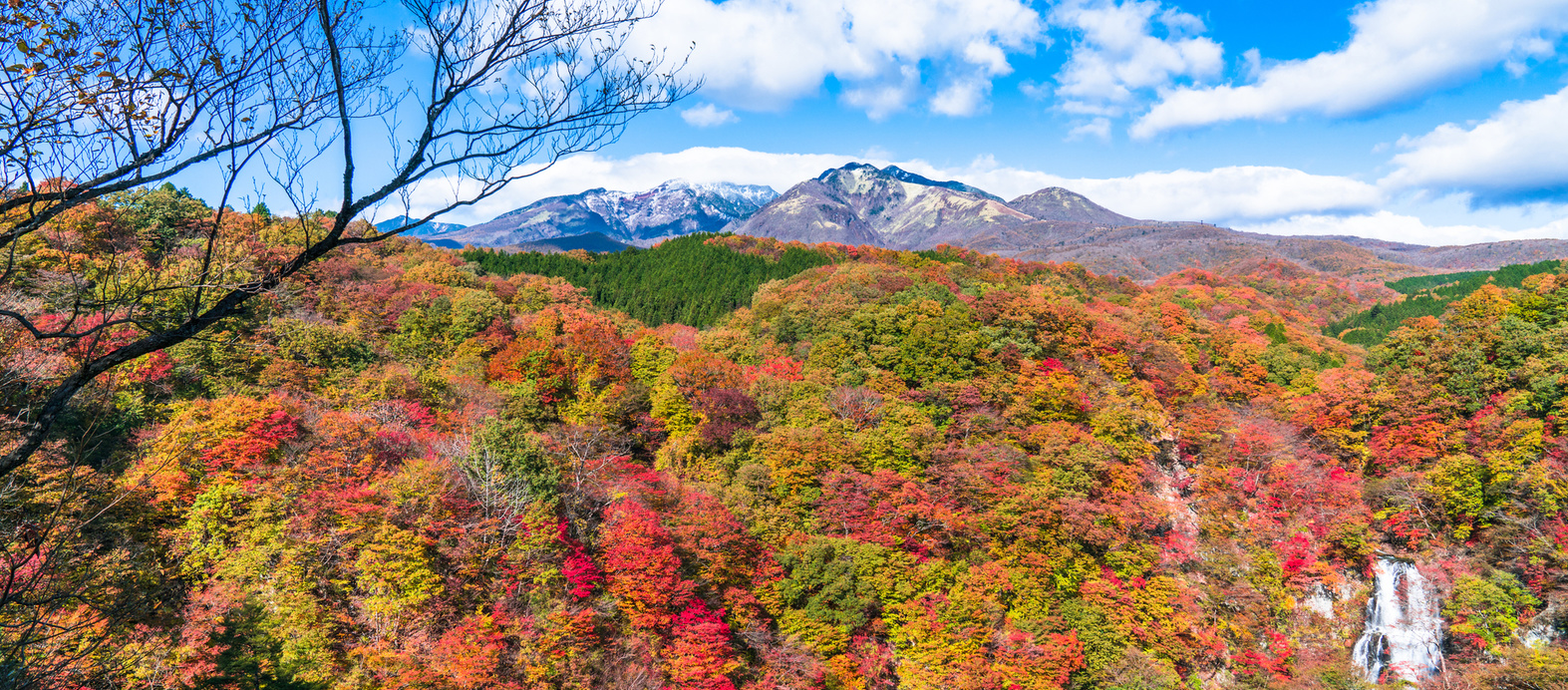 男体山